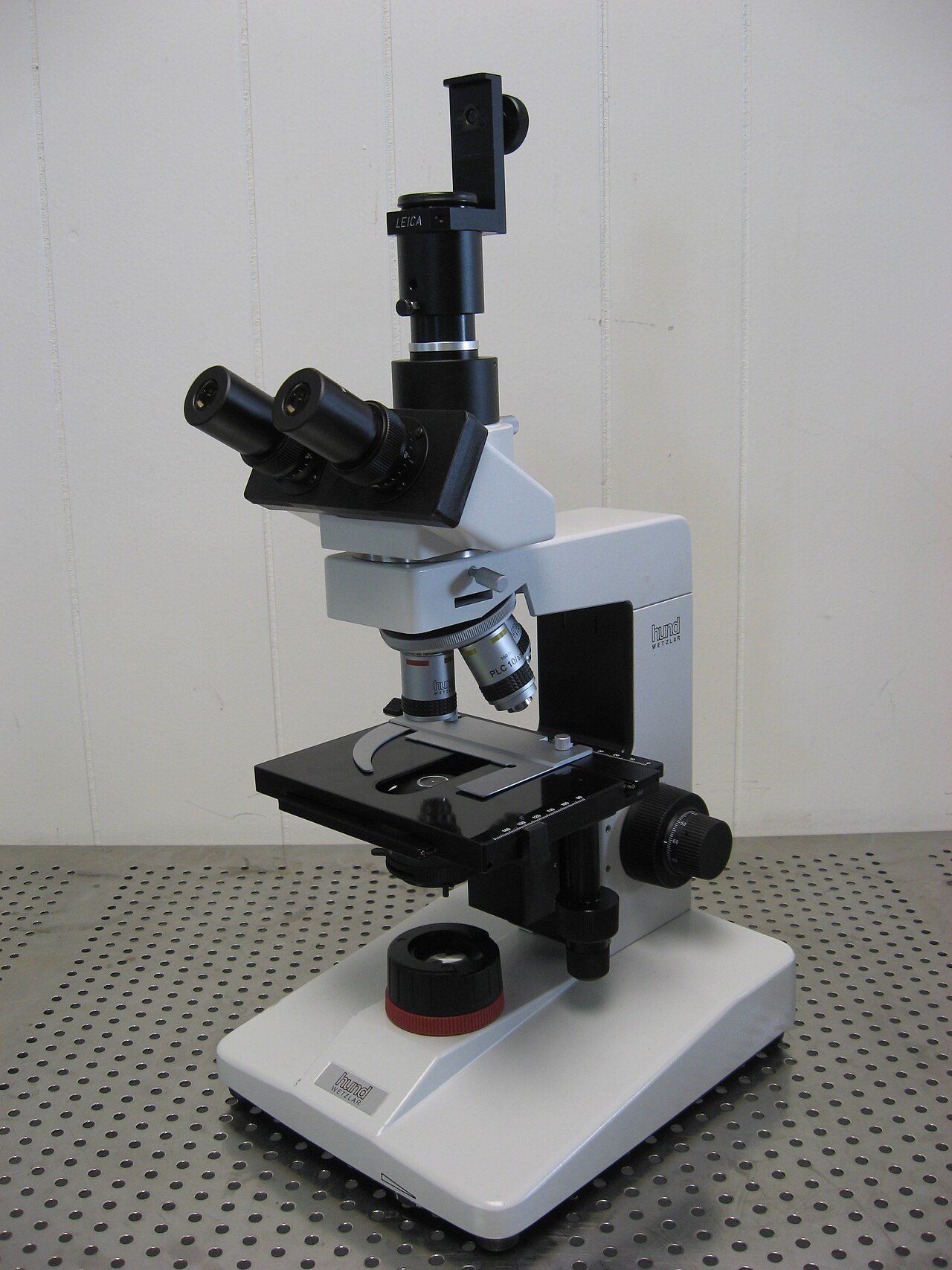 Nikon Optiphot Phase Contrast Trinocular Laboratory Microscope (15983505825) — free Wikimedia Commons media